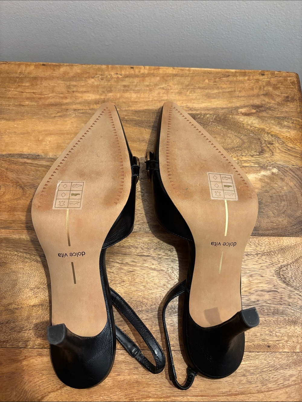 Dolce Vita Black Pointed Slingback Heels with Gold Chain Detail - Picture 7 of 7